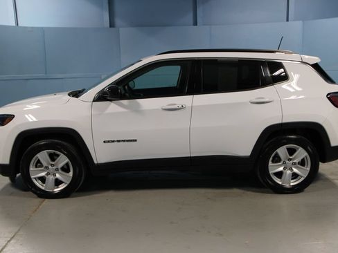 Used 2022 Jeep Compass Latitude FWD image 28