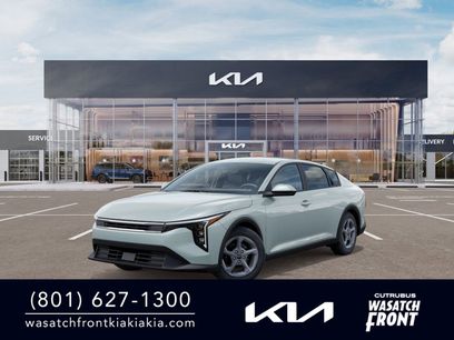New 2025 Kia K4 LXS