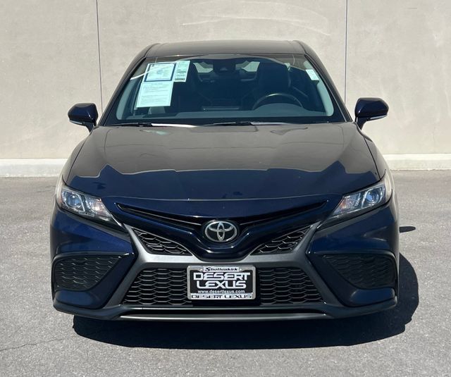 Used 2022 Toyota Camry SE FWD image 3