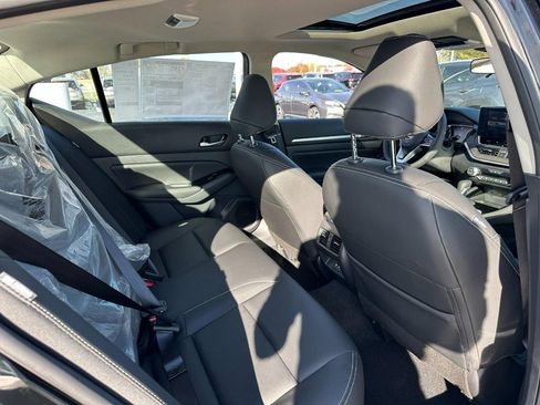 New 2025 Nissan Altima 2.5 SL image 4