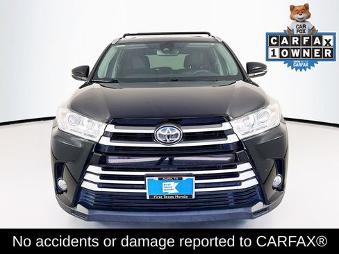 Used 2019 Toyota Highlander XLE FWD image 2