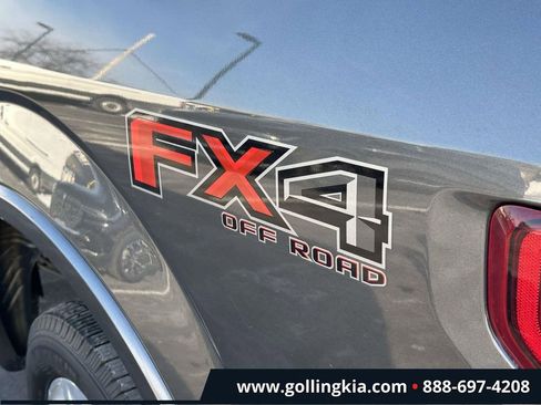 Used 2017 Ford F150 Platinum w/ Equipment Group 701A Luxury image 10