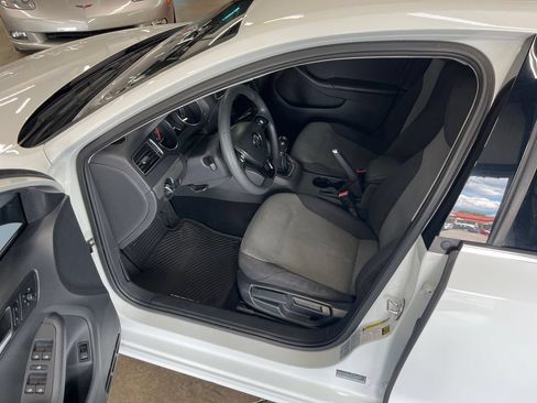 Used 2017 Volkswagen Jetta S FWD image 25