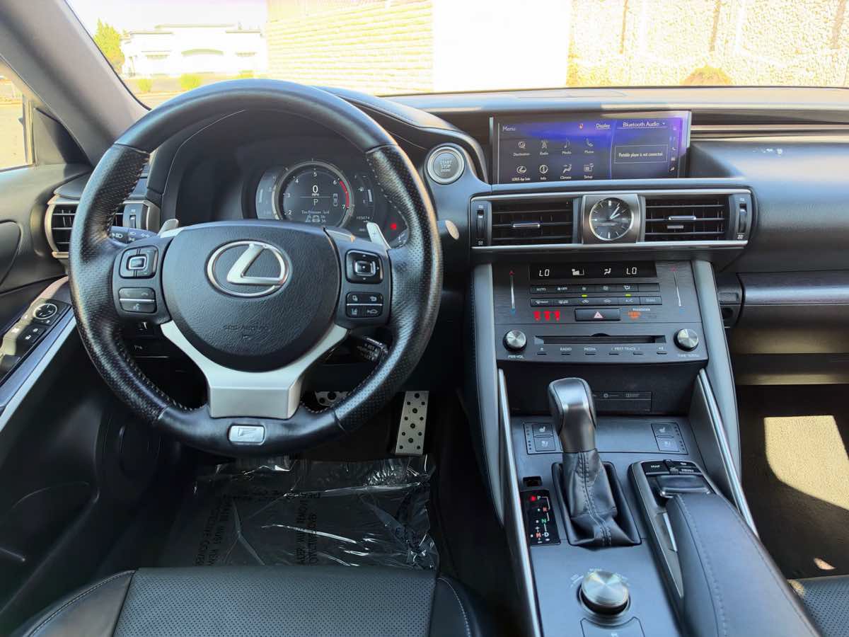 Used 2020 Lexus IS 300 F Sport w/ Blackline Edition RWD image 17