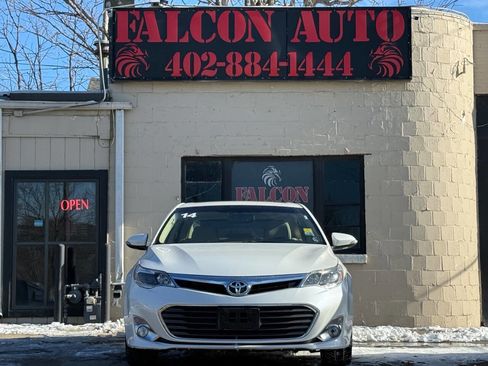 Used 2014 Toyota Avalon Limited image 2