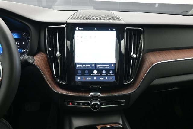 Used 2024 Volvo XC60 B5 Plus w/ Protection Package Premier AWD/4WD image 14
