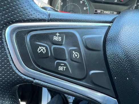 Used 2021 Chevrolet Malibu LT FWD image 40