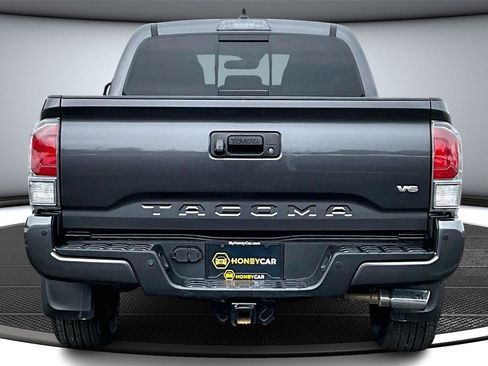 Used 2023 Toyota Tacoma TRD Sport image 5