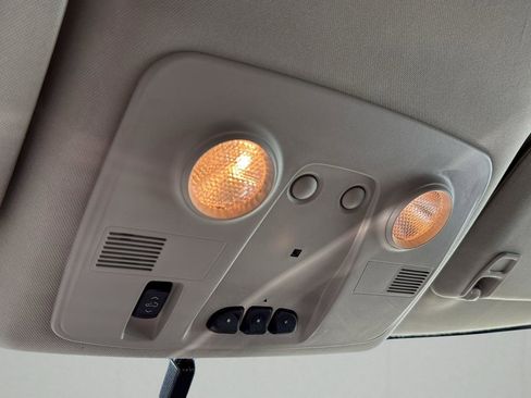 Used 2016 GMC Acadia Denali image 23