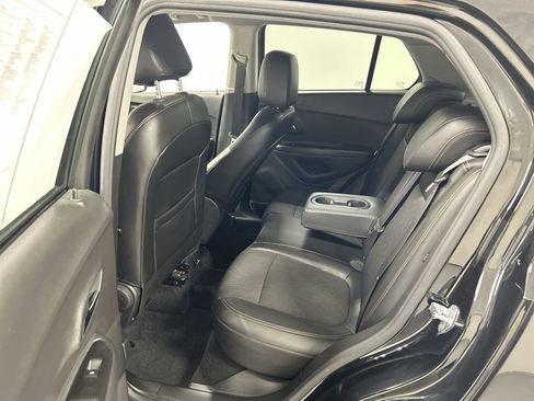 Used 2019 Chevrolet Trax LT w/ LT Convenience Package image 19