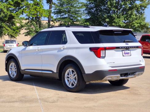 Used 2025 Ford Explorer Active w/ Active Comfort Package RWD image 4