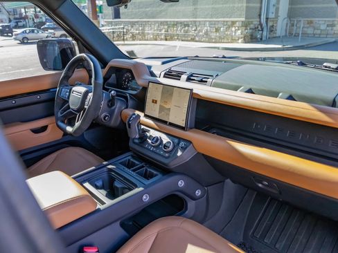 Used 2024 Land Rover Defender 110 V8 image 57