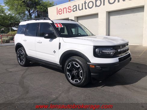 Used 2023 Ford Bronco Sport Outer Banks image 2