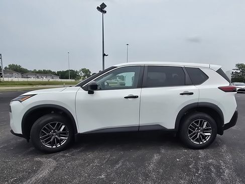 Used 2021 Nissan Rogue S AWD/4WD image 11