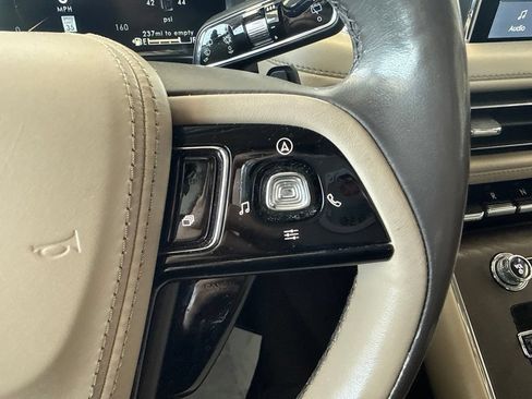 Used 2021 Lincoln Aviator Reserve w/ Equipment Group 201A AWD/4WD image 16