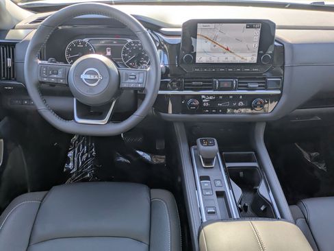 New 2025 Nissan Pathfinder SL image 27