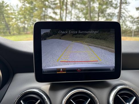 Used 2019 Mercedes-Benz CLA 250 4MATIC image 17