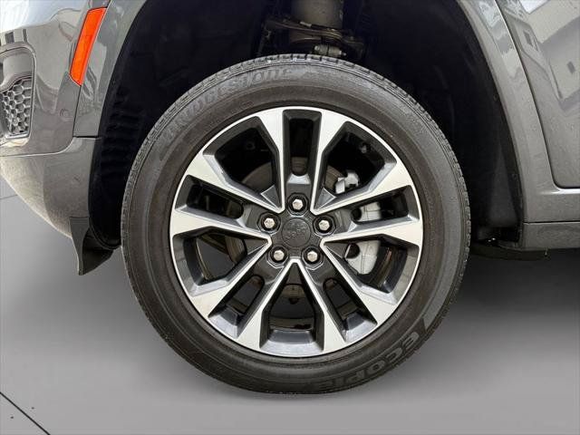 Certified 2023 Jeep Grand Cherokee Overland w/ Luxury Tech Group IV AWD/4WD image 30