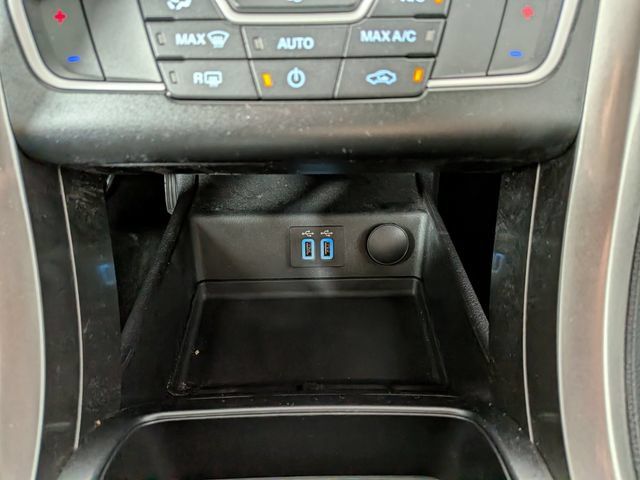 Used 2019 Ford Fusion SE FWD image 6