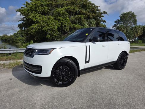 Certified 2025 Land Rover Range Rover SE AWD/4WD image 1