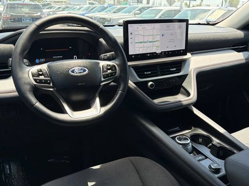 Used 2025 Ford Explorer Active RWD image 36