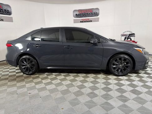 Used 2024 Toyota Corolla SE image 2
