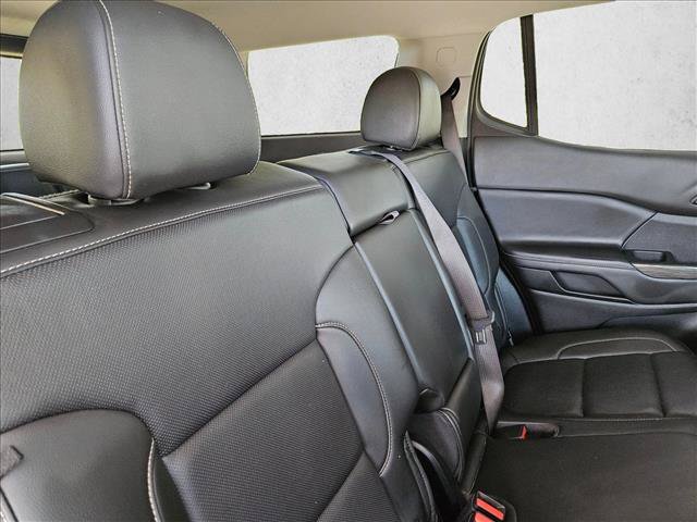 Used 2023 GMC Acadia SLT FWD image 16