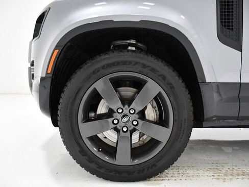 Used 2023 Land Rover Defender 110 X-Dynamic SE image 7