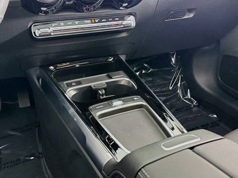 New 2026 Mercedes-Benz GLB 250 image 5