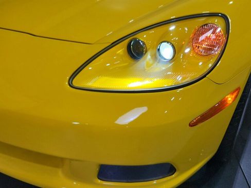Used 2006 Chevrolet Corvette Coupe w/ Preferred Equipment Group RWD image 23