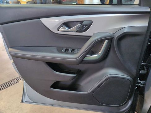 Used 2025 Chevrolet Blazer LT AWD/4WD image 22