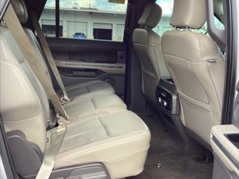 Used 2018 Ford Expedition Max XLT w/ Equipment Group 202A RWD image 14