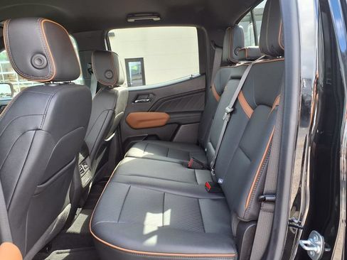 Certified 2024 GMC Canyon AT4 w/ AT4 Premium Package AWD/4WD image 17