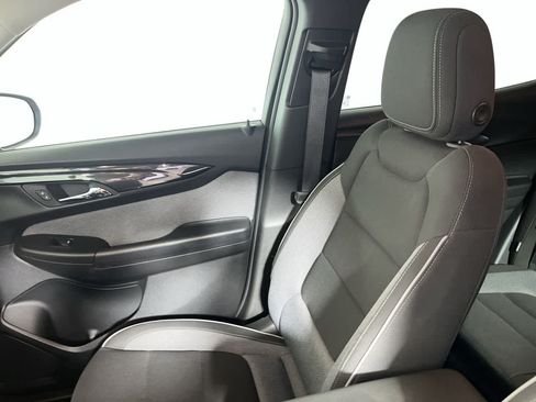Used 2025 Chevrolet TrailBlazer LS w/ LS Convenience Package FWD image 26