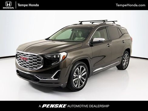 Used 2020 GMC Terrain Denali w/ Denali Premium Package FWD image 1