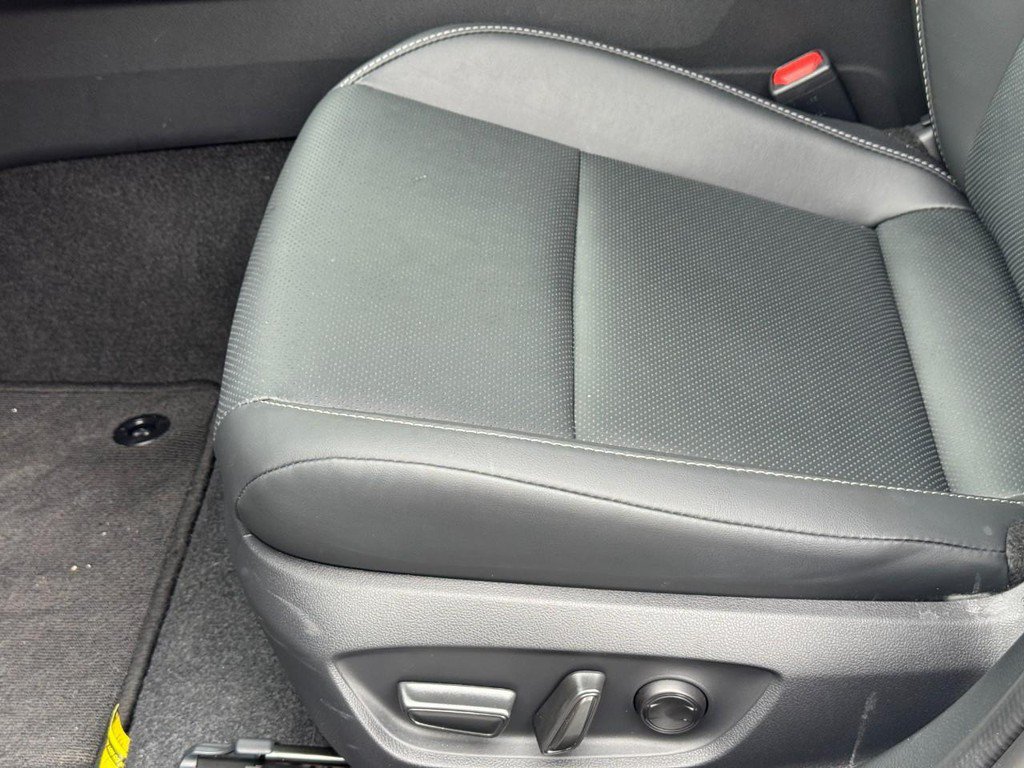 Used 2026 Toyota Prius XLE FWD image 22