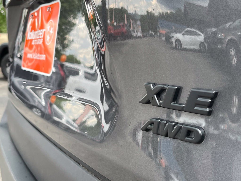 Used 2022 Toyota RAV4 XLE AWD/4WD image 8