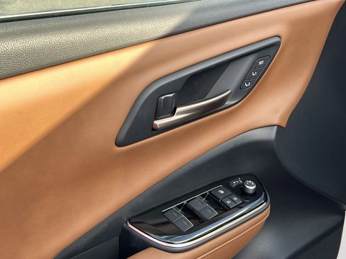 New 2025 Toyota Crown Signia image 10