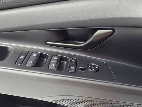 Certified 2025 Hyundai Elantra Sport FWD image 28