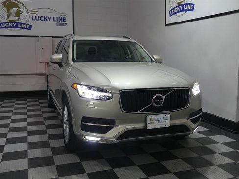 Used 2017 Volvo XC90 T6 Momentum w/ Vision Package AWD/4WD image 5