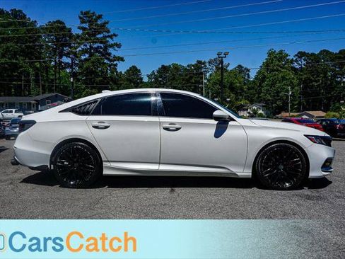 Used 2018 Honda Accord Sport image 9