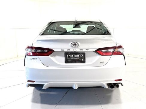 Used 2024 Toyota Camry SE image 4