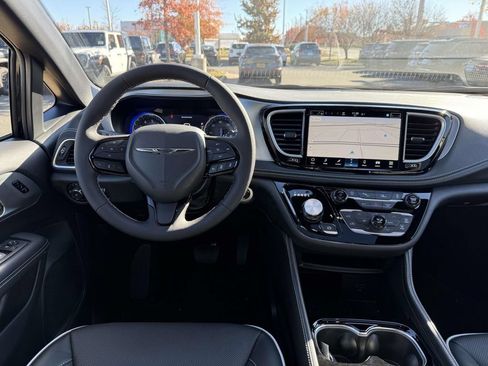 New 2026 Chrysler Pacifica Limited w/ S Appearance Package AWD/4WD image 19
