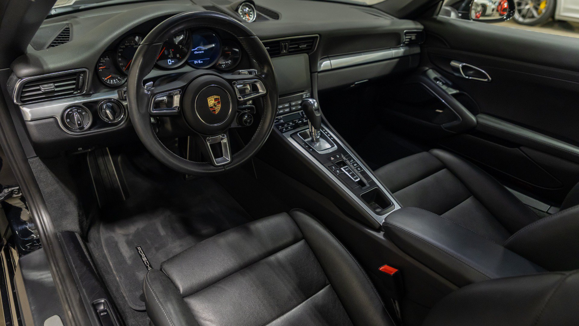 Used 2018 Porsche 911 Carrera RWD image 38