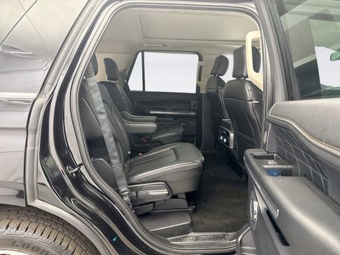 Used 2019 Ford Expedition Platinum image 17