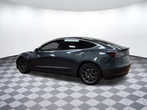 Used 2018 Tesla Model 3 Long Range image 3