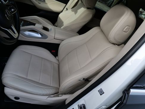 Used 2021 Mercedes-Benz GLE 350 4MATIC w/ AMG Line Exterior image 15