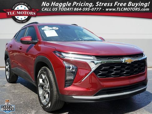 Used 2025 Chevrolet Trax LT w/ Driver Confidence Package FWD image 1