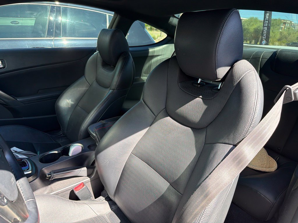 Used 2015 Hyundai Genesis 3.8 RWD image 8