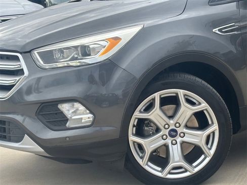 Used 2019 Ford Escape Titanium image 7